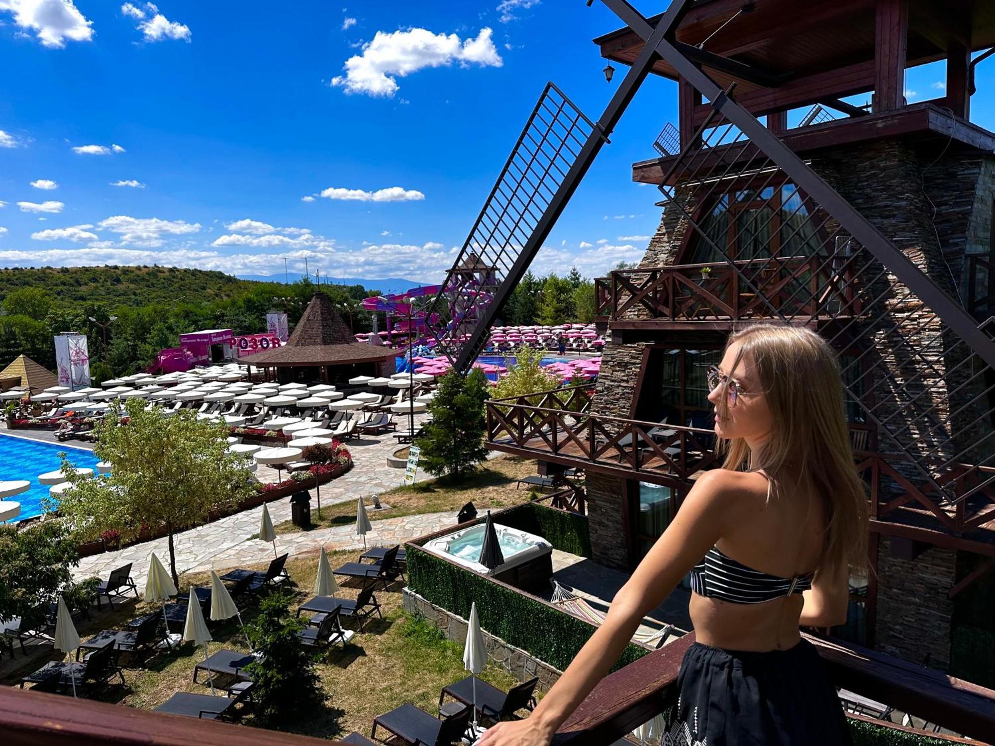 Hotel The Wind Mills Hydropark Gorna Malina Exterior foto