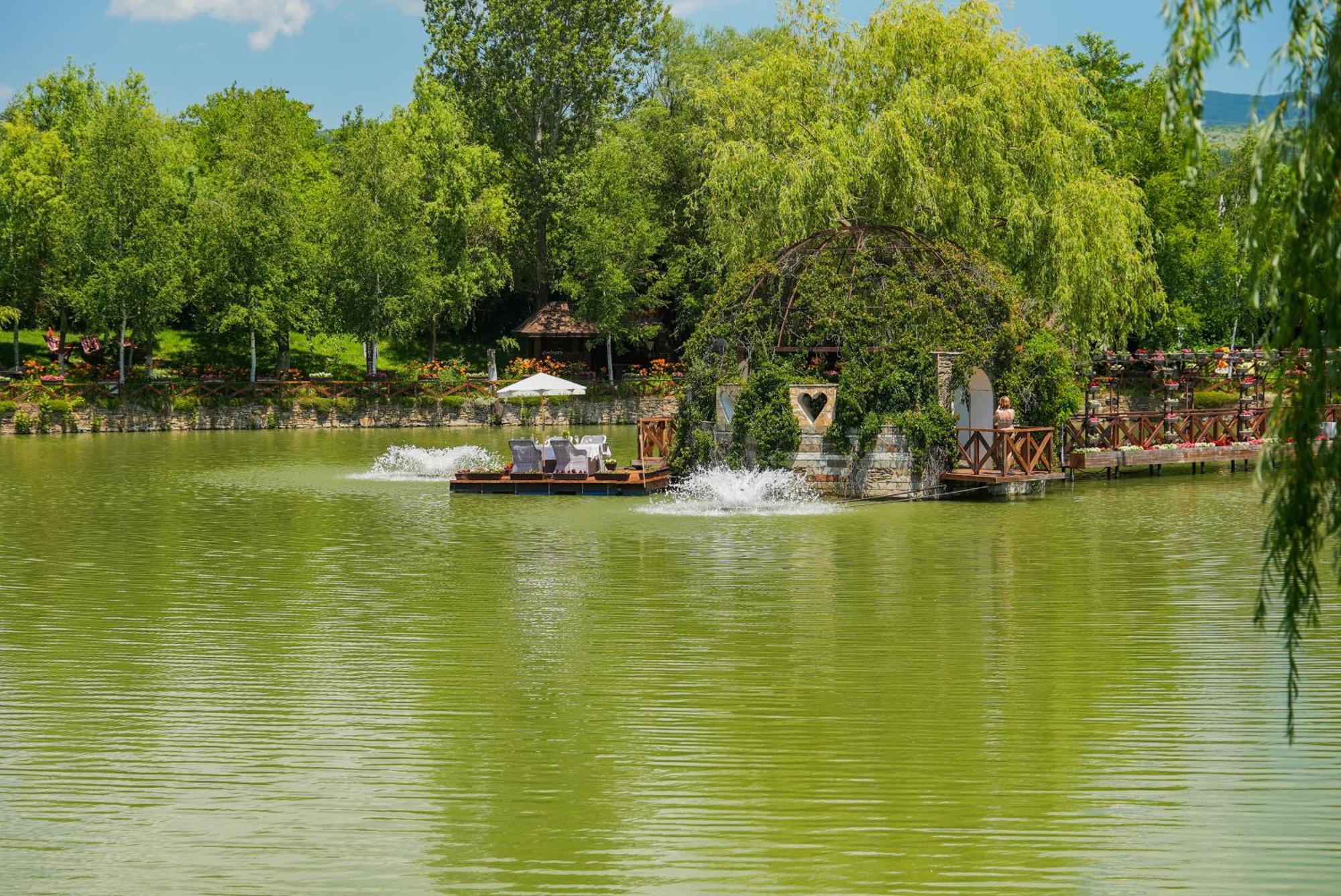 Hotel The Wind Mills Hydropark Gorna Malina Exterior foto