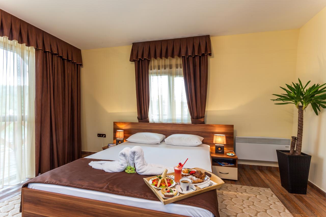 Hotel The Wind Mills Hydropark Gorna Malina Exterior foto